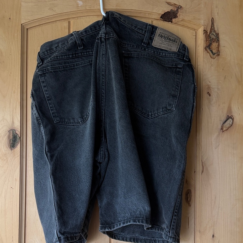 Wrangler Men's Dark Gray Relaxed Jeans
